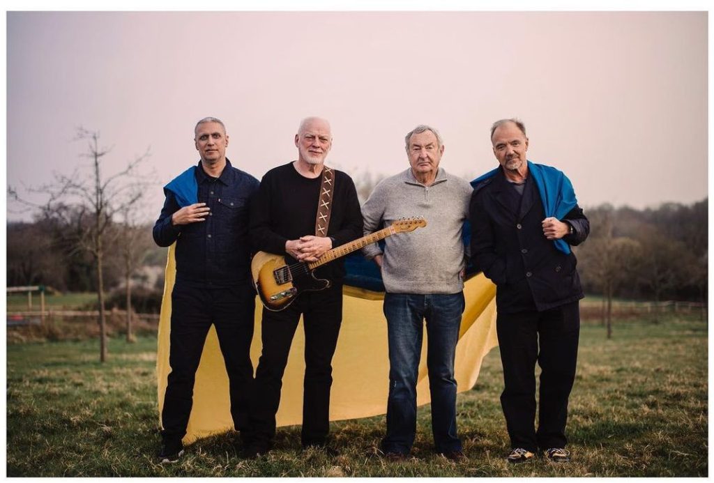 pink floyd, 2022, Hey Hey Rise Up
